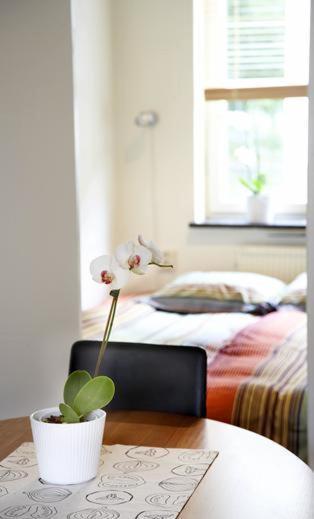 Stockholm Checkin Apartment Alvik Buitenkant foto